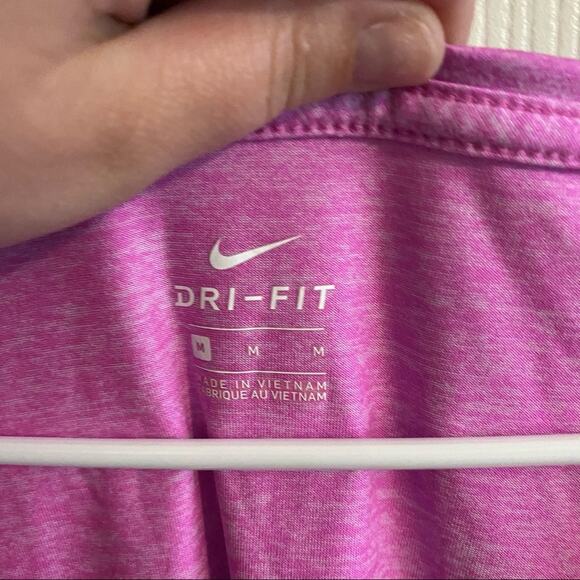 Nike Dri-Fit Just Winging Everything Top Size Medium - Picture 4 of 7